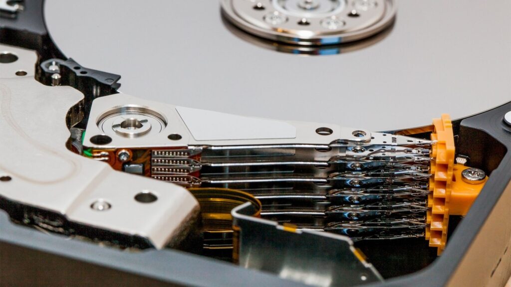 Toshiba amplía en Filipinas su producción de HDD para centros de datos Discos duros Toshiba utilizados para ilustrar la noticia sobre la expansión de producción nearline.