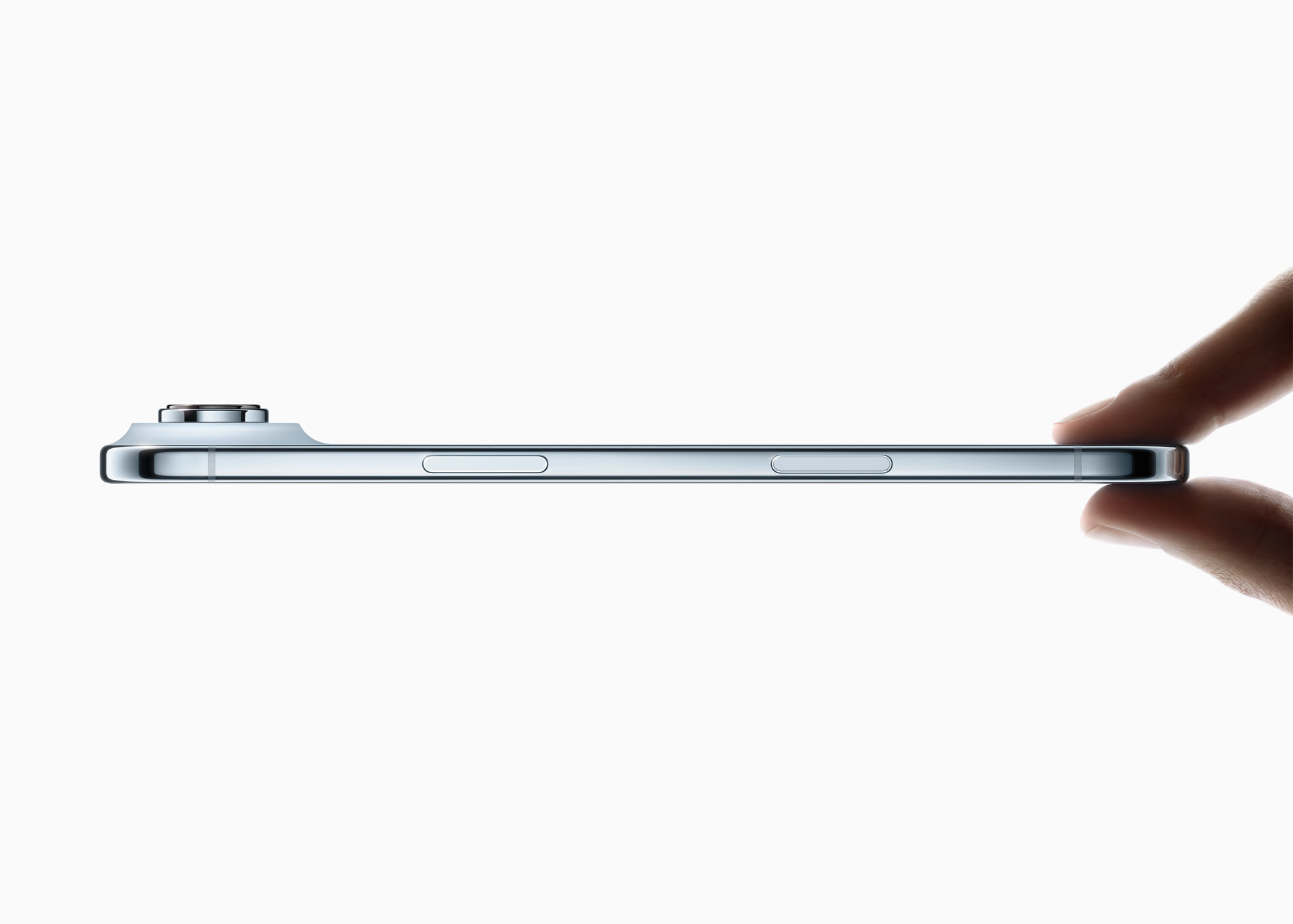 Perfil lateral del iPhone Air de primera generación en una fotografía oficial de Apple